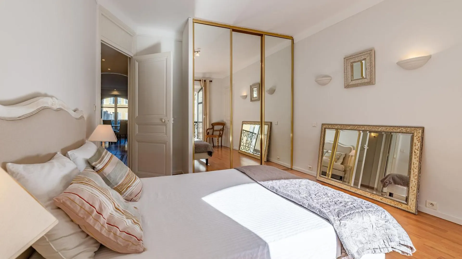 Nadia By Terry'S Homes Cannes Frankrijk
