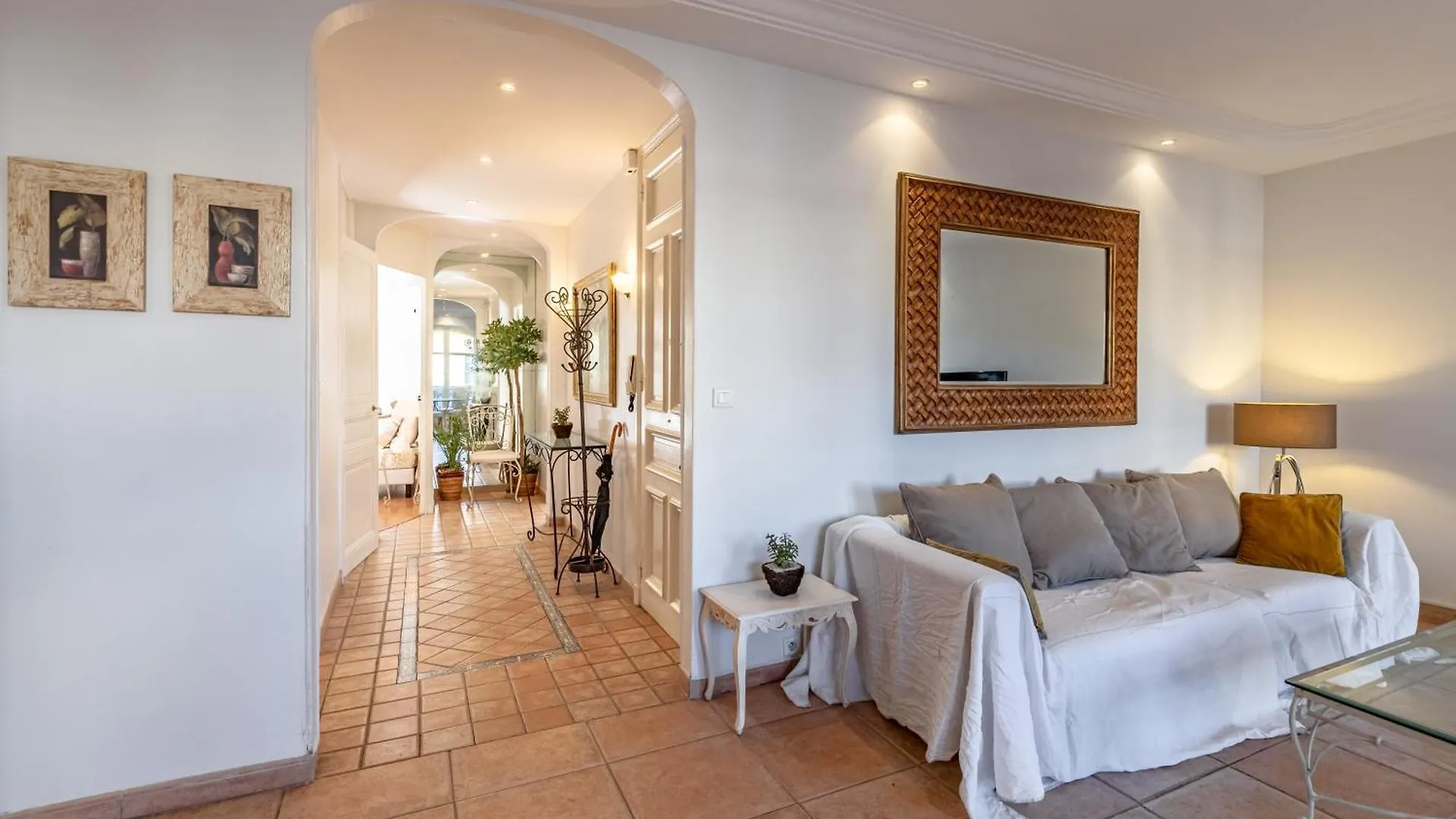 Nadia By Terry'S Homes Cannes Appartement