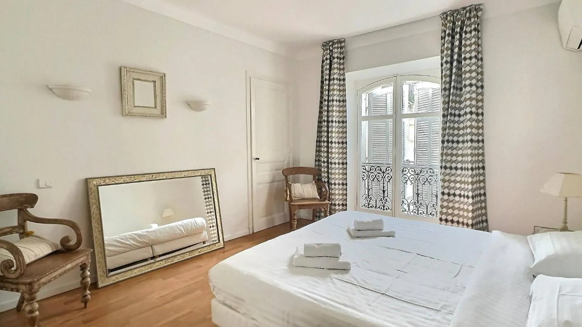 Nadia By Terry'S Homes Cannes