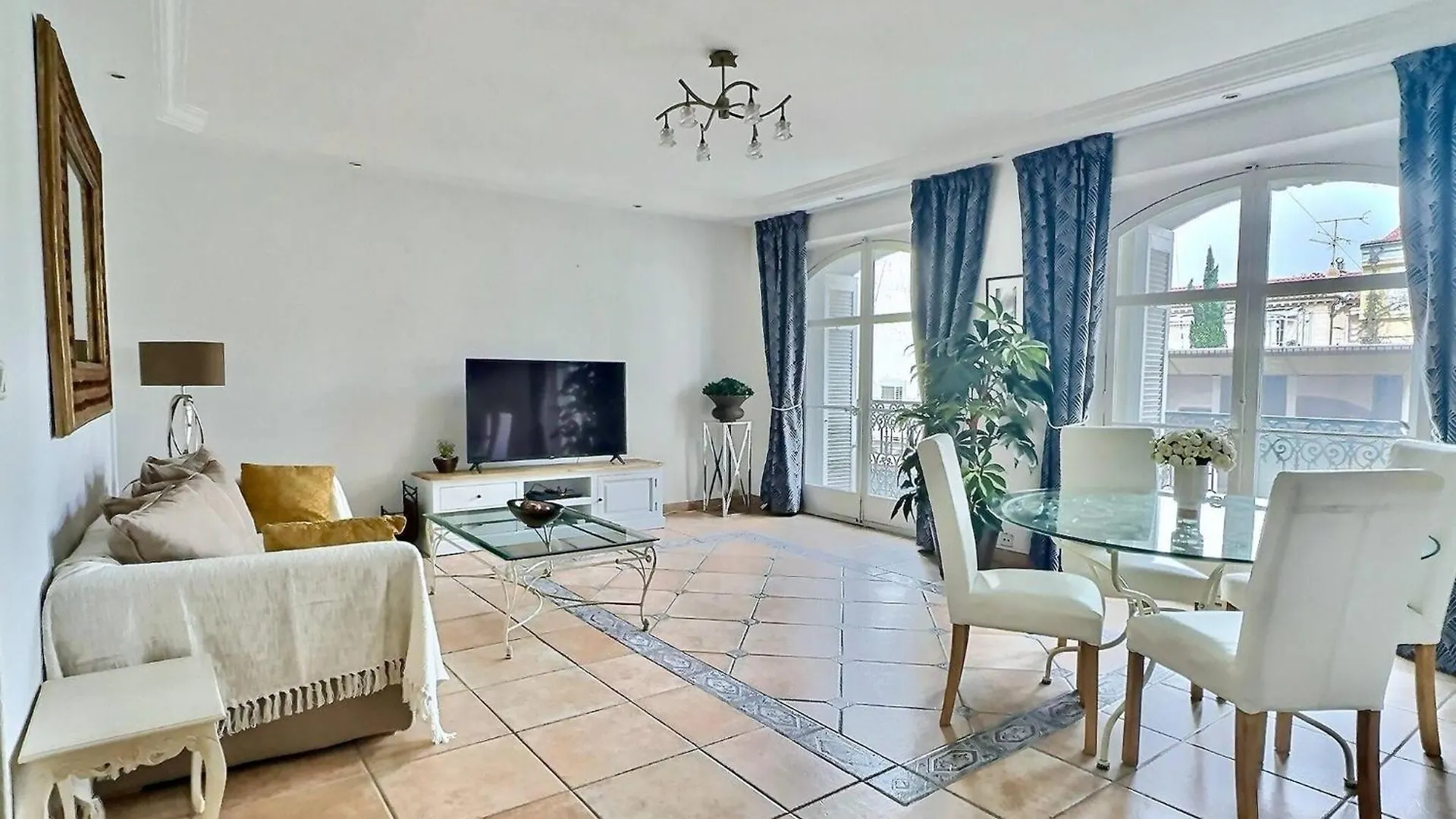 Nadia By Terry'S Homes Cannes